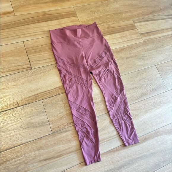 Lululemon Wunder Under High Rise Tight, Flocked, size 12 - Picture 2 of 7